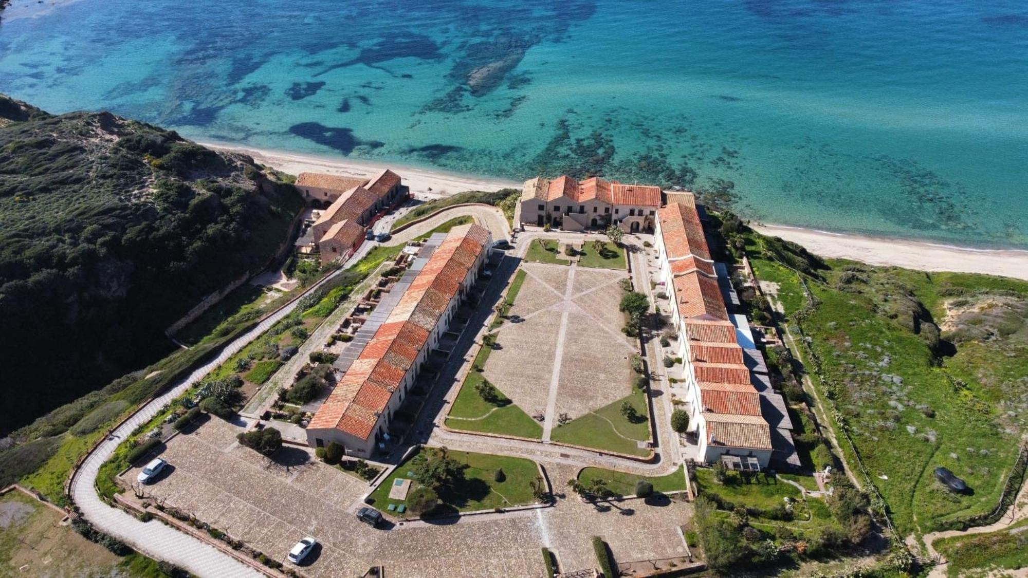 "Casa Cansella" A Few Steps From The Sea Gonnesa Luaran gambar